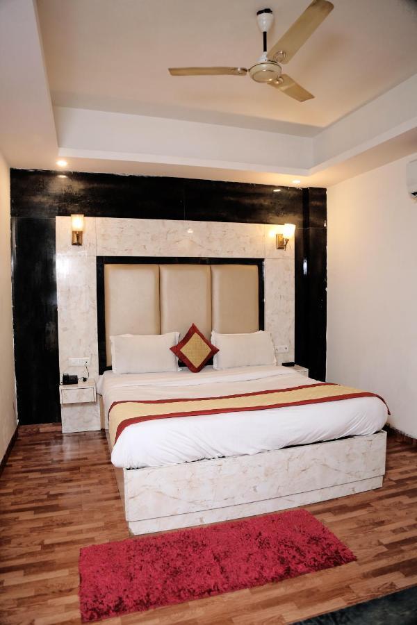 Hotel Plazzo Igi Nové Dillí Exteriér fotografie